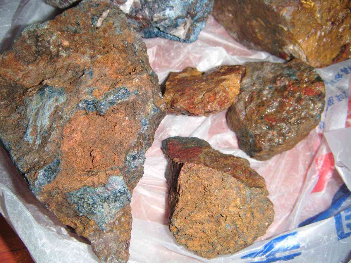 虎睛石价格(虎睛石摆件极品拍卖价格)插图1