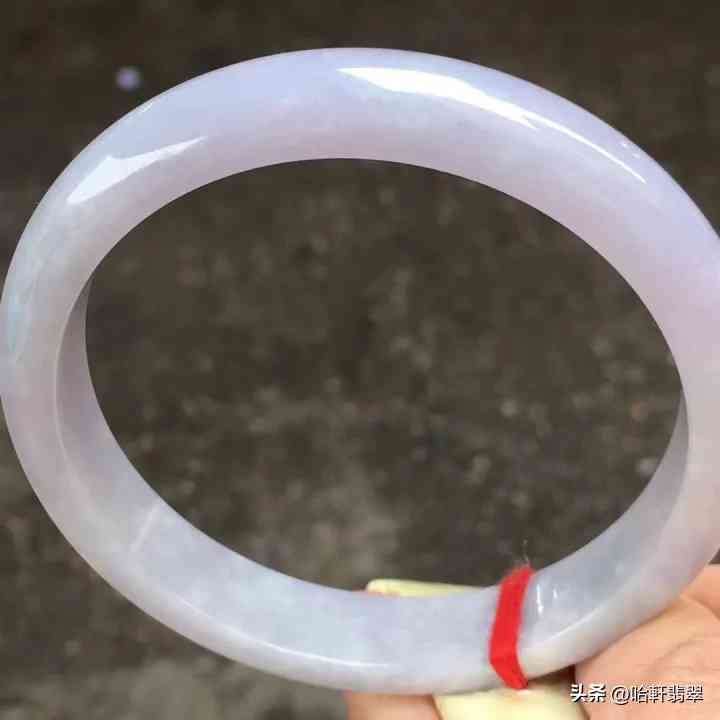 糯种翡翠一般多少钱(糯种翡翠手镯大概多少钱)插图5