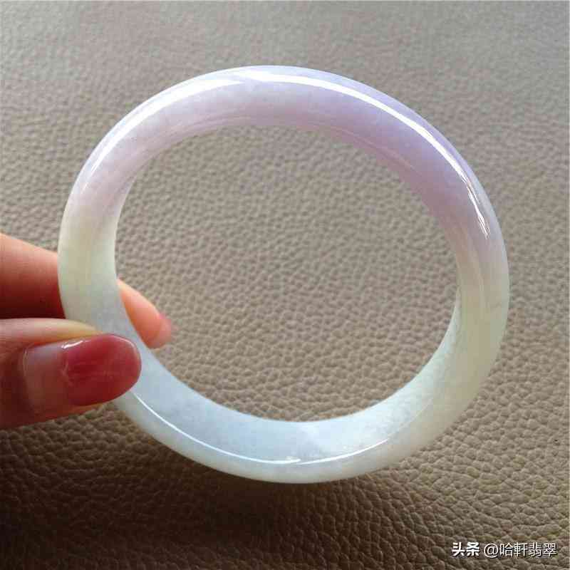 糯种翡翠一般多少钱(糯种翡翠手镯大概多少钱)插图6