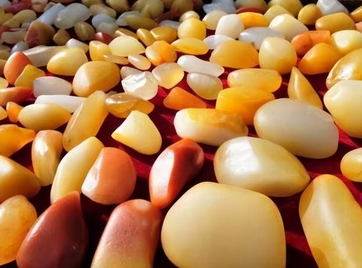 石英岩玉金丝玉值钱吗(石英岩玉金丝玉是什么玉值钱吗)插图1