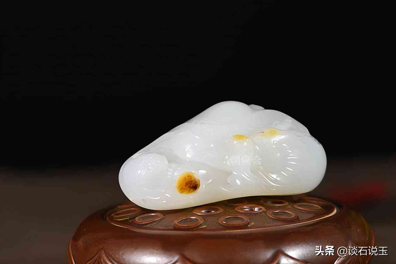 玉是越绿越好还是越白越好(什么样的玉才是真正的好玉镯)插图3