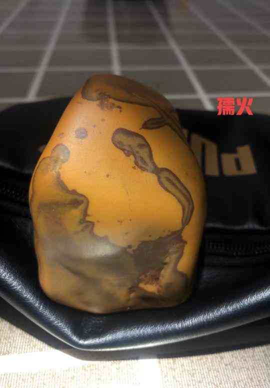 黄蜡石产地(黄蜡石哪里产地的最好)插图48