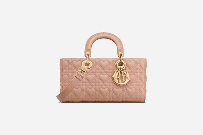 love戒指是什么品牌(love戒指是什么品牌的标志)