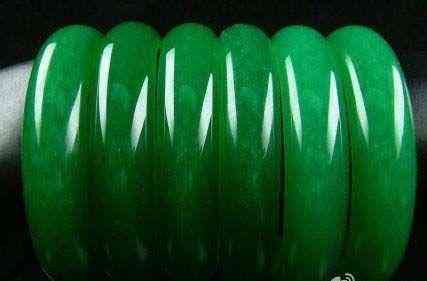 方解石玉手镯价格(方解石玉手镯价格贵吗)