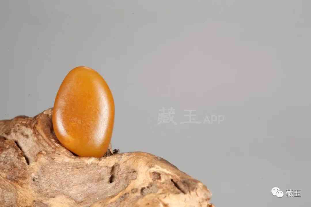 真正的和田黄玉籽料(真正的和田黄玉籽料的皮色)