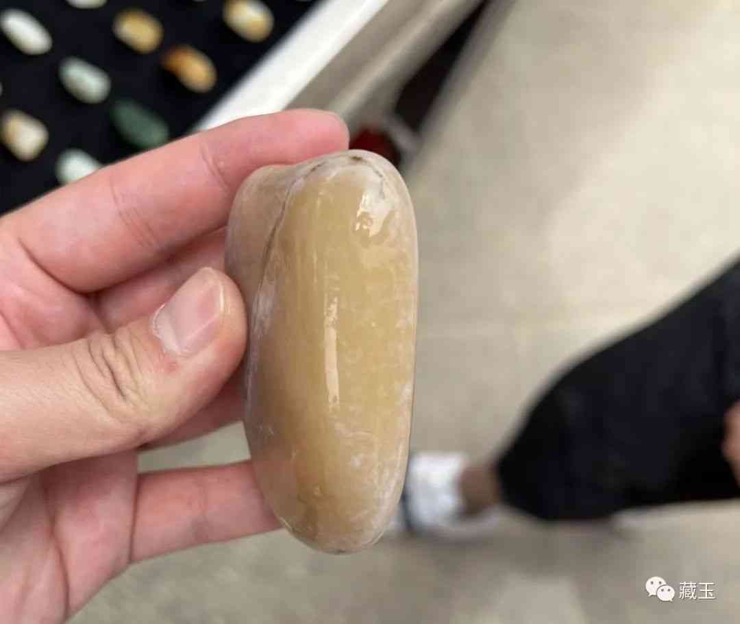 真正的和田黄玉籽料(真正的和田黄玉籽料的皮色)插图6