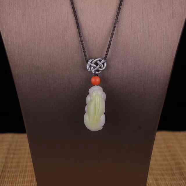 鉴别盐源玛瑙最简单方法(盐源玛瑙戴久了有什么变化)