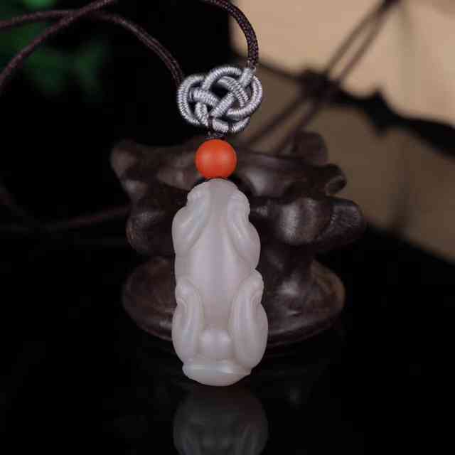 鉴别盐源玛瑙最简单方法(盐源玛瑙戴久了有什么变化)插图4 鉴别盐源玛瑙最简单方法(盐源玛瑙戴久了有什么变化)插图4