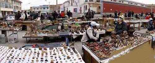 中国哪里可以捡到翡翠原石(中国哪里可以捡到翡翠原石的地方)插图6