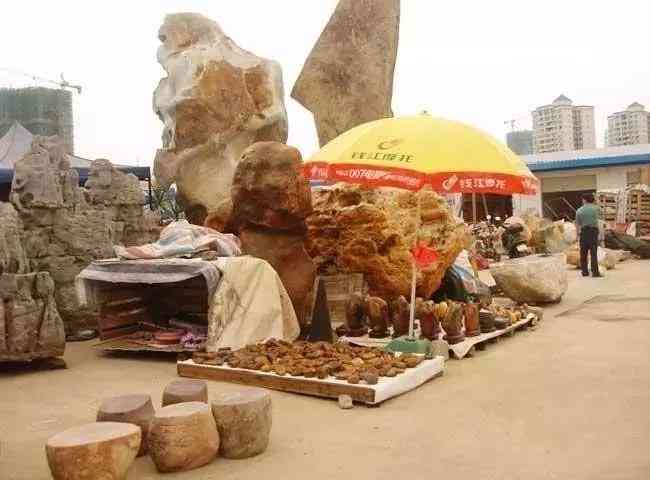 中国哪里可以捡到翡翠原石(中国哪里可以捡到翡翠原石的地方)插图13