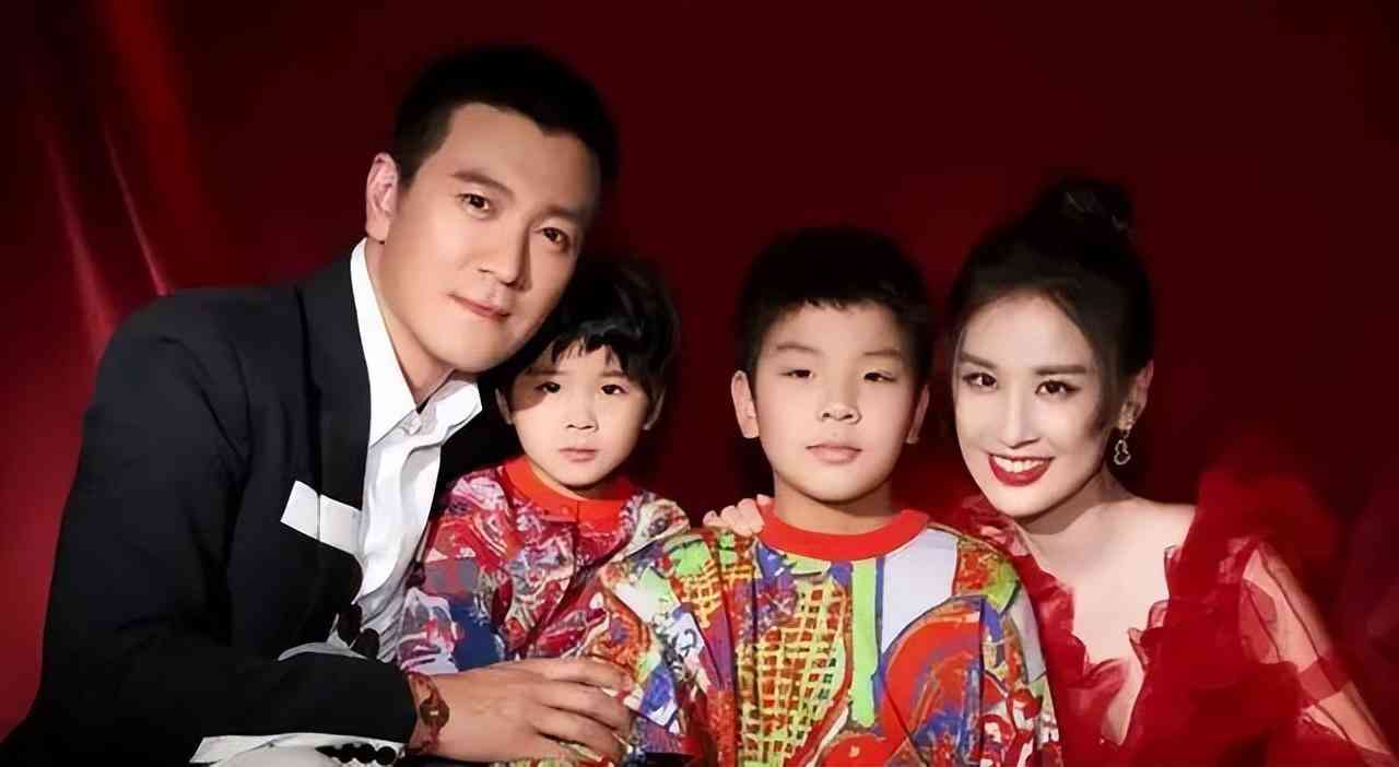 真的珍珠手链多少钱一串(真的珍珠手链多少钱一串图片)