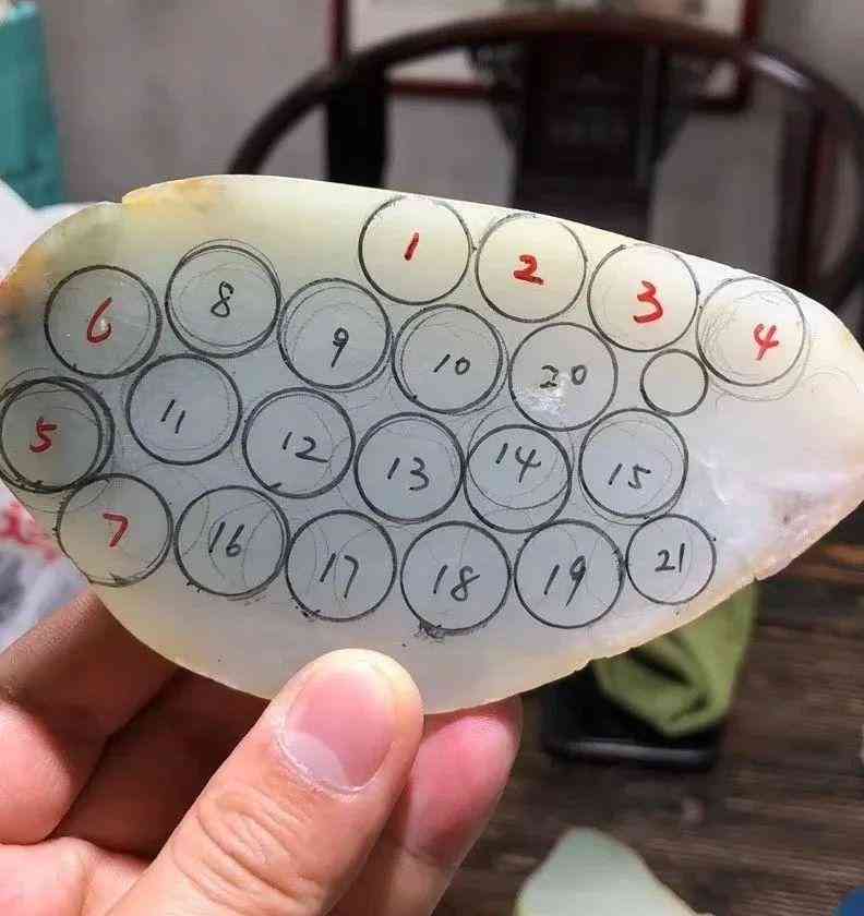 正宗和田玉手镯价格是多少(正宗和田玉手镯价格是多少钱一克)插图9