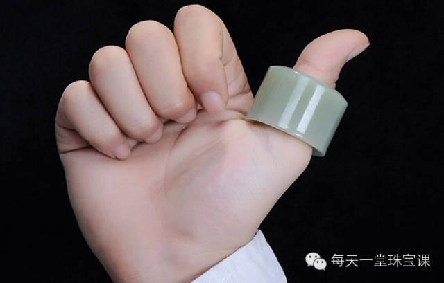 和田玉的八个等级(和田玉的八个等级的颜色)插图1