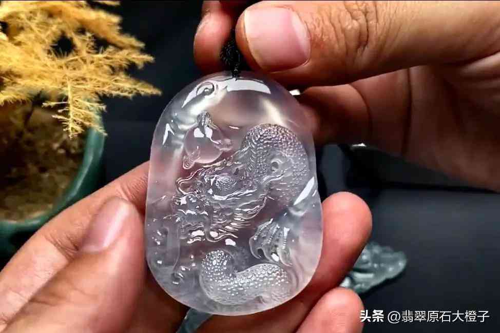 翡翠的寓意和象征(翡翠豆子的寓意和象征意义)