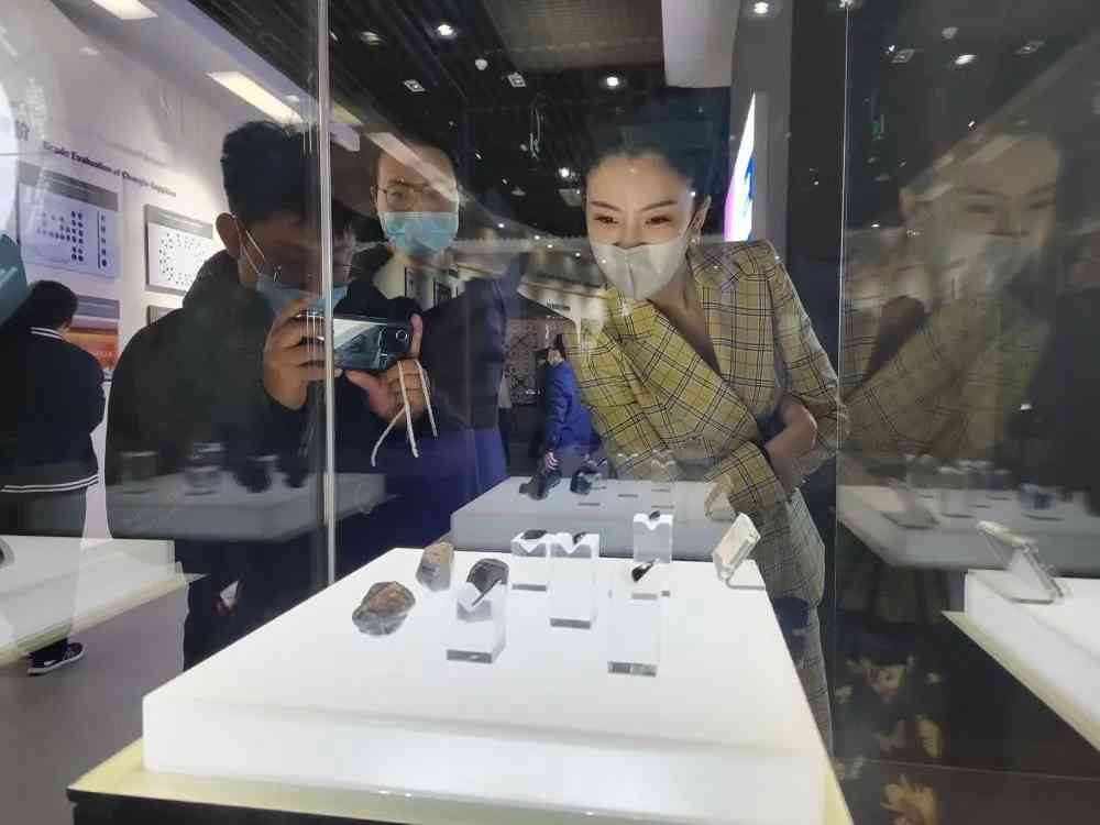 中国国际宝石博览会(中国国际宝石博览会黄金蓝宝石首饰设计大赛)插图1