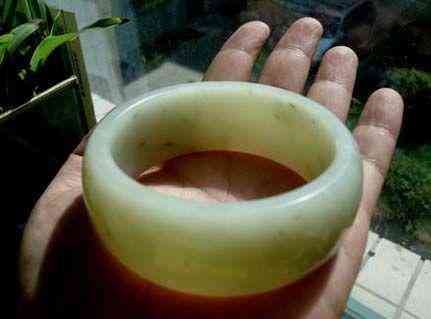 玛瑙玉手镯的价格(玛瑙玉手镯的价格是多少)插图6 玛瑙玉手镯的价格(玛瑙玉手镯的价格是多少)插图6