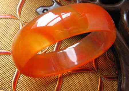 玛瑙玉手镯的价格(玛瑙玉手镯的价格是多少)插图16 玛瑙玉手镯的价格(玛瑙玉手镯的价格是多少)插图16