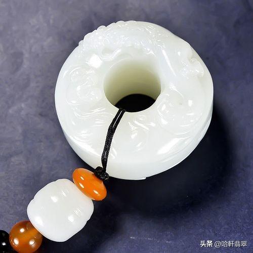 翡翠是玉吗(翡翠是玉的一种吗)插图1