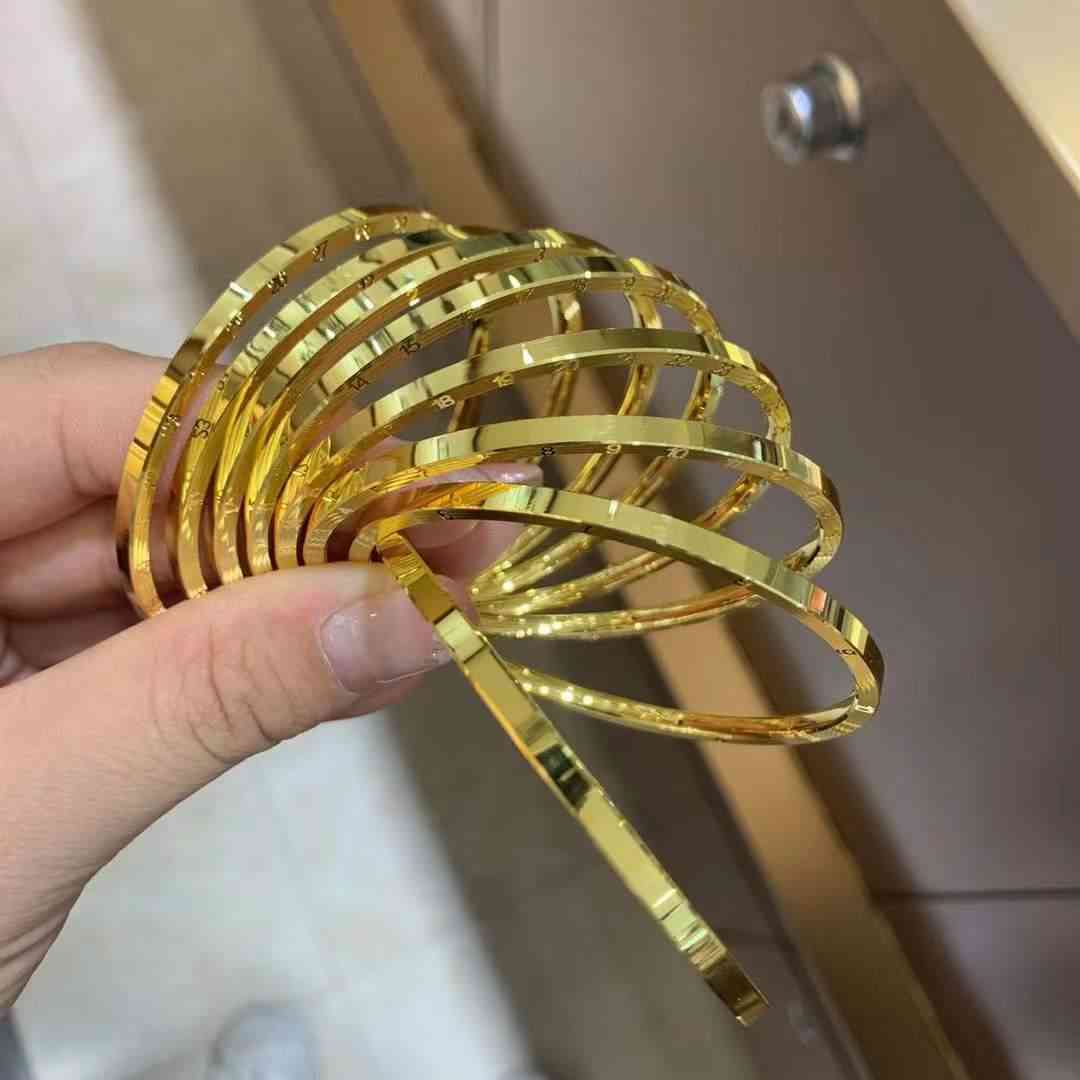 怎样挑选黄金手镯(怎样挑选黄金手镯女的)