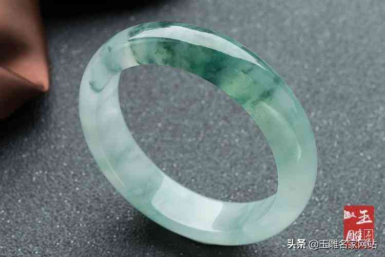 玉手镯鉴别最简单方法(玉手镯鉴别最简单方法视频)