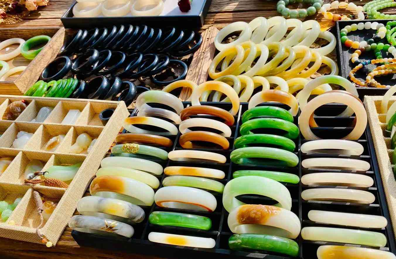 和田青玉手镯价格(和田青玉手镯的价格)