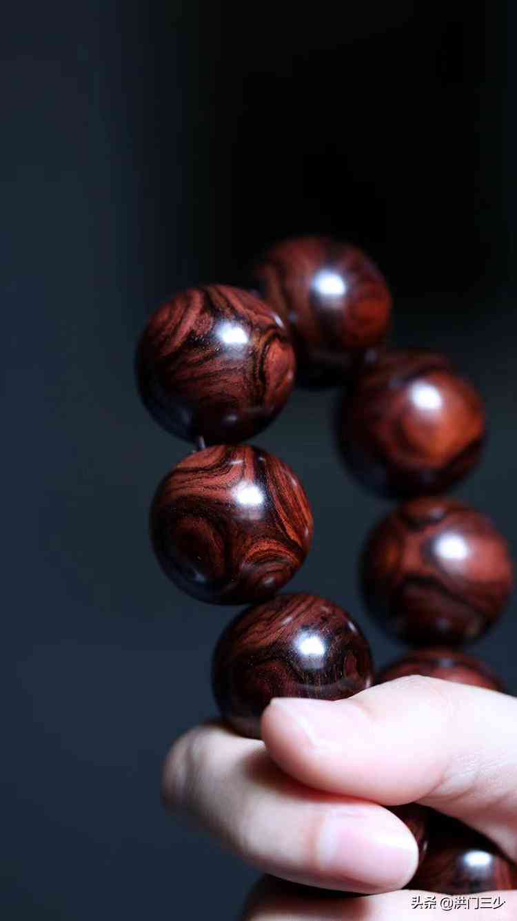 黄花梨手串佩戴禁忌(黄花梨手串佩戴禁忌有哪些)