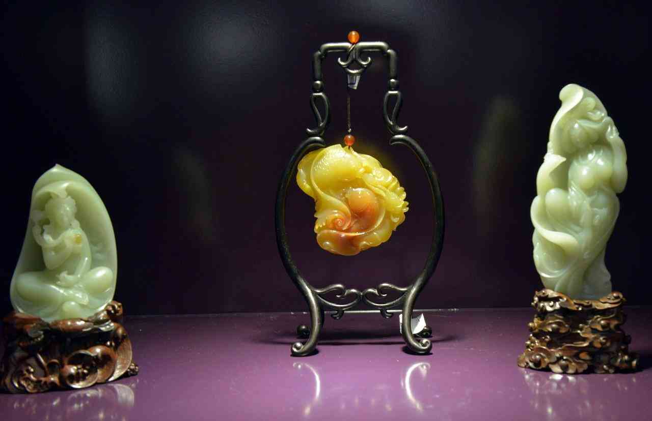 岫玉是什么玉(岫玉是什么玉石)