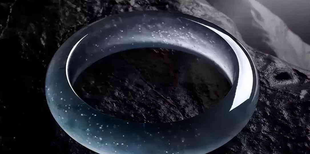 翡翠手镯怎么保养才会越来越通透(翡翠手镯怎么保养才会越来越通透一点)