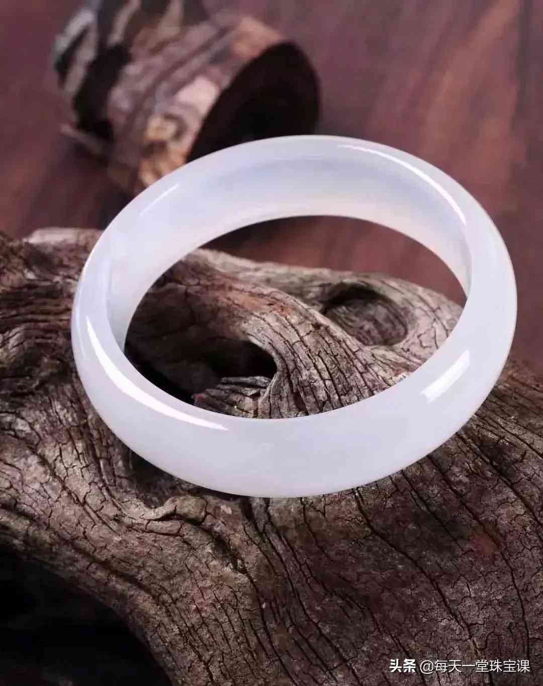 海洋玉髓为什么不值钱(海洋玉髓为什么便宜)