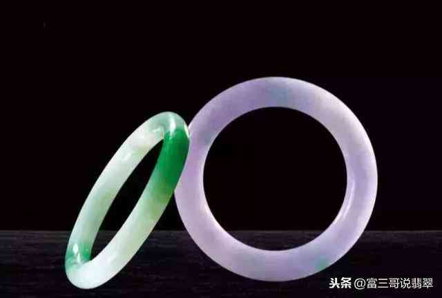 春带彩翡翠手镯的价格(春带彩翡翠手镯价格大概多少钱)