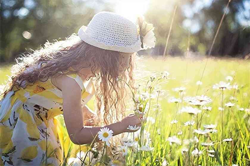 女人带什么玉手镯最好(女人带什么玉手镯最好看)