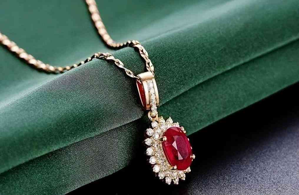 金项链一般多少克女士(金项链一般多少克女士戴)