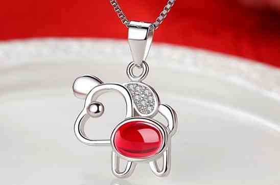 玛瑙鉴别最简单方法(玛瑙鉴别最简单方法黄金可以换成玛瑙吗)