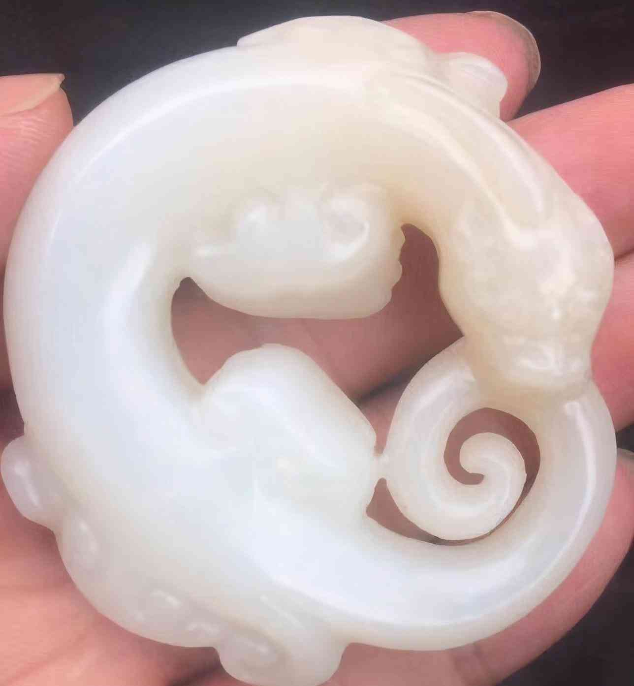 玉怎么区分真假(玉和翡翠怎么区分真假)