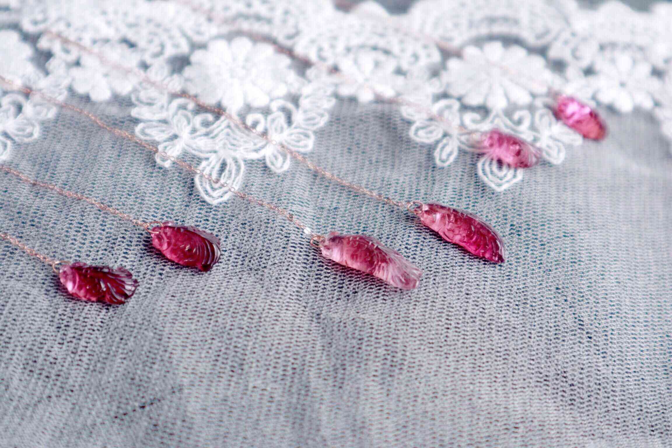 彩碧玺的功效与作用(彩虹碧玺的功效与作用佩戴禁忌)