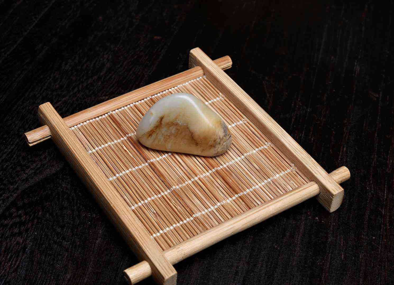 关于和田玉的传说(关于和田玉的传说有哪些)