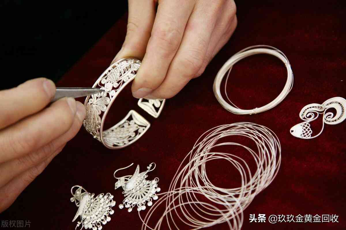 银项链变黑清洗小妙招(银项链变黑清洗小妙招锡纸)