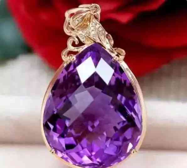 紫晶吊坠一般多少钱一克(紫晶吊坠一般多少钱一克呢)