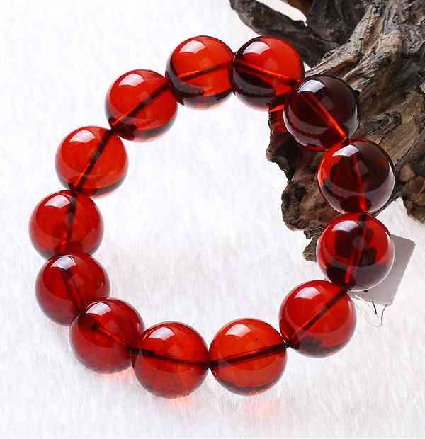 血珀值钱吗(蓝珀比血珀值钱吗)