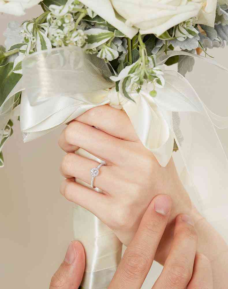 d色vvs一克拉钻戒多少钱(d色vs1一克拉钻石多少钱)