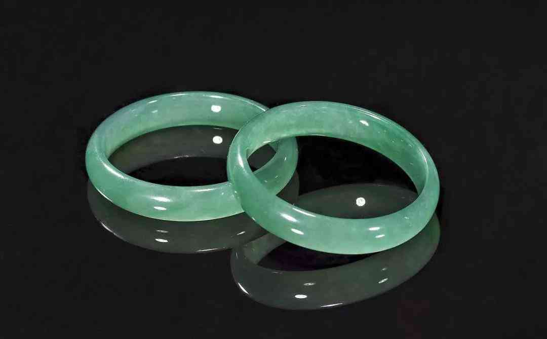 翡翠对人体的作用与功效(翡翠对人体的作用与功效百度)