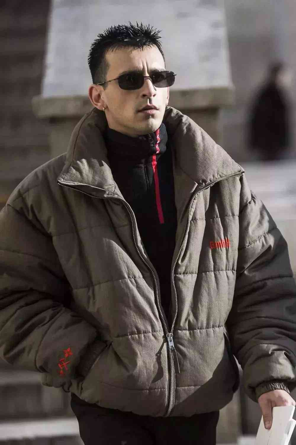 纯银情侣对戒大概多少钱(纯银情侣对戒什么牌子好)