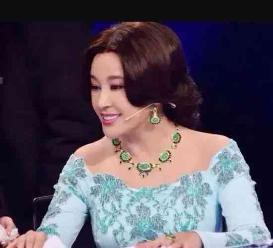 一千多的翡翠值得买吗(一千多的翡翠是真的吗)