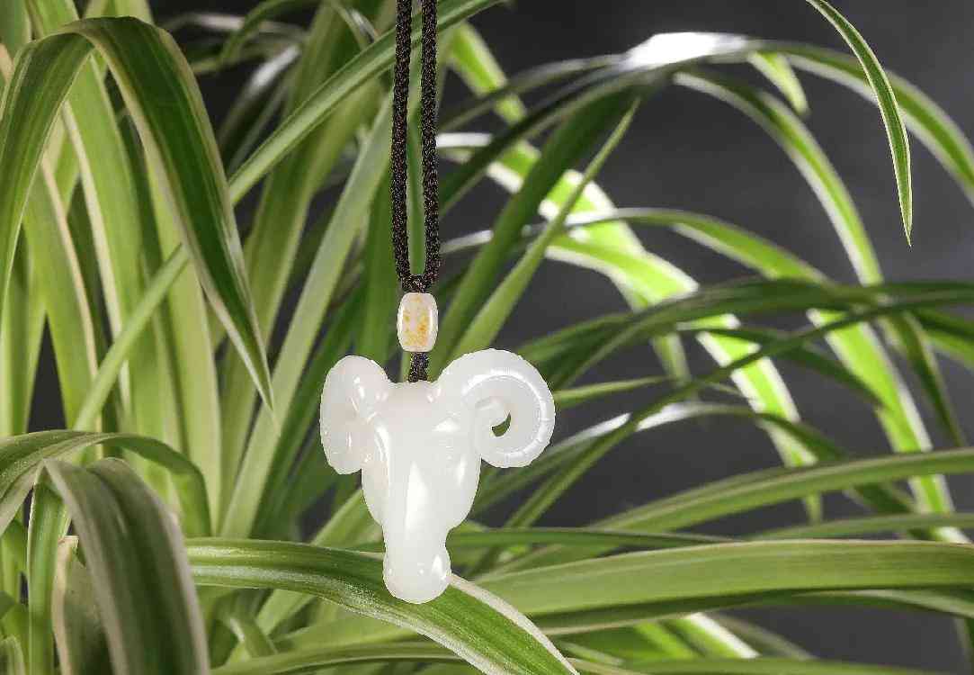 玉石和玉髓的区别在哪里(玉石和玉髓哪个好)