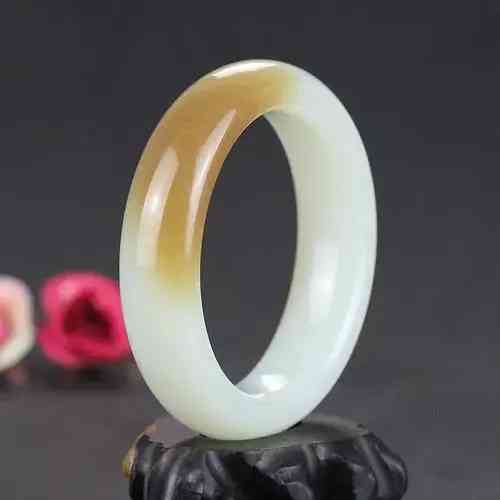 女人戴玉镯的禁忌(女人戴玉镯子应该戴左手还是右手)