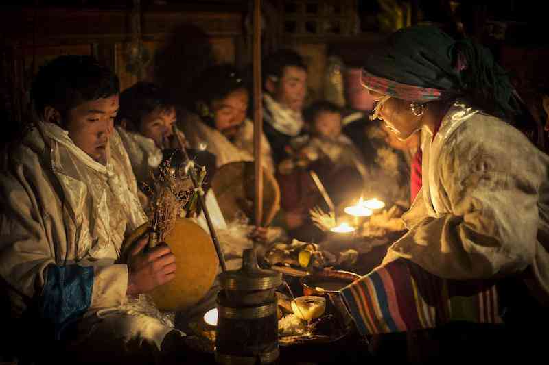 戒指戴在各个手指上的含义(戒指戴在各个手指上的含义图片)