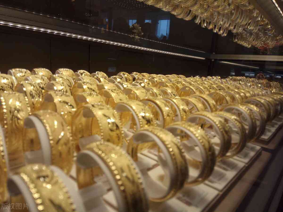 菜百黄金今日金价(菜百黄金今日金价多少钱一克买首饰)