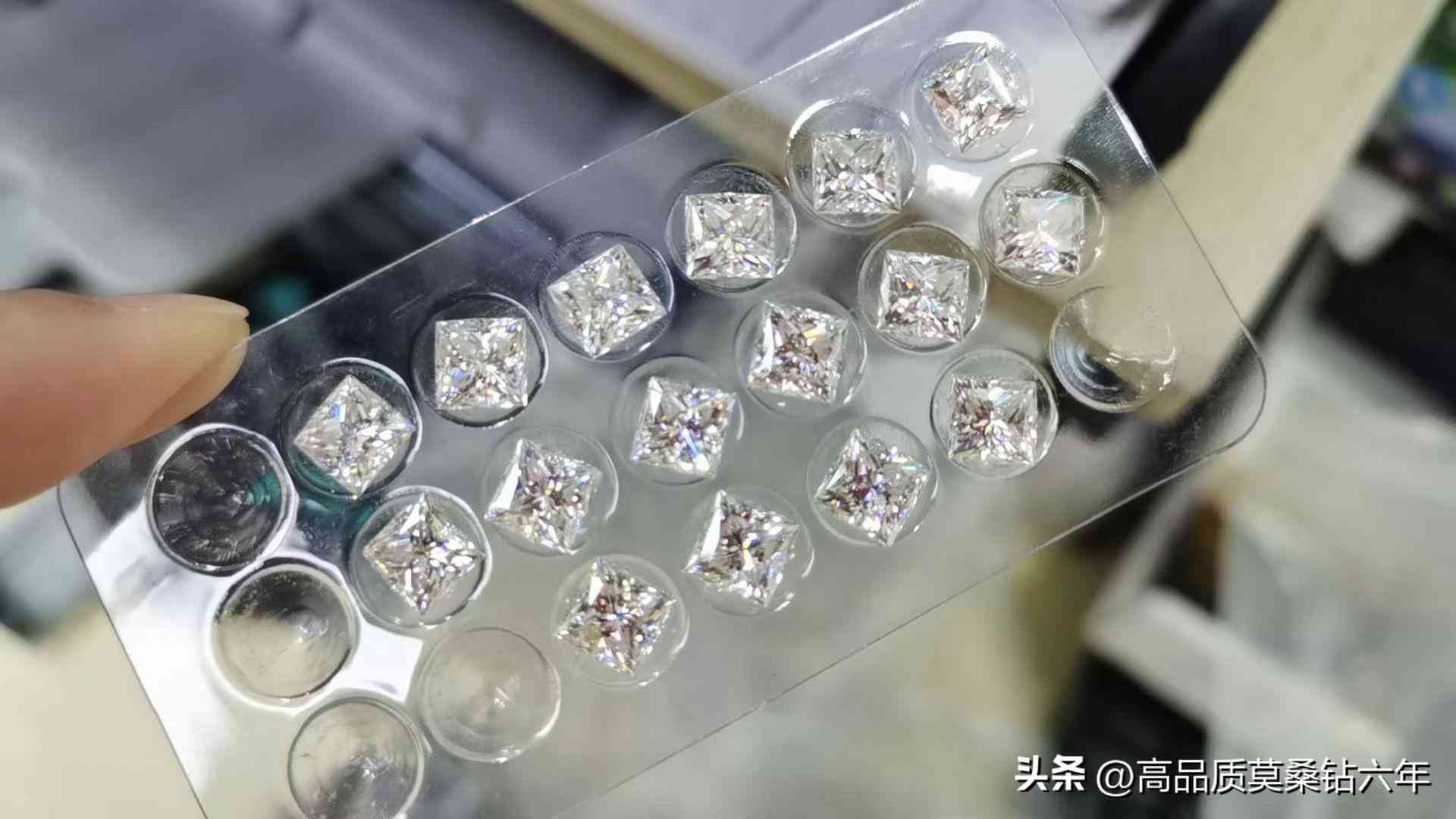 锆石钻戒会不会太假(锆石戒指和钻石戒指的区别)