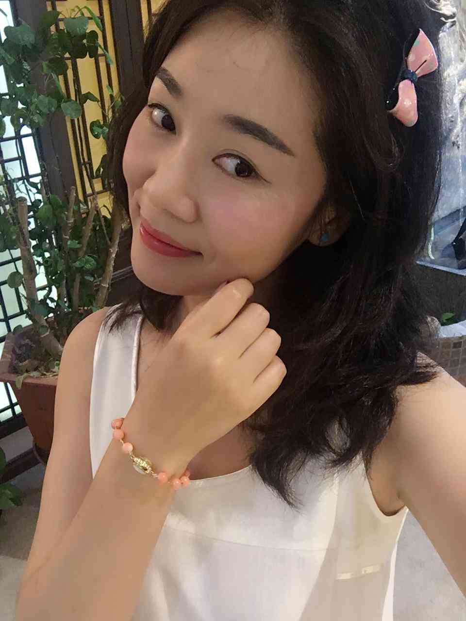 红珊瑚手串怎么鉴别真假(红珊瑚手串怎么看真假)