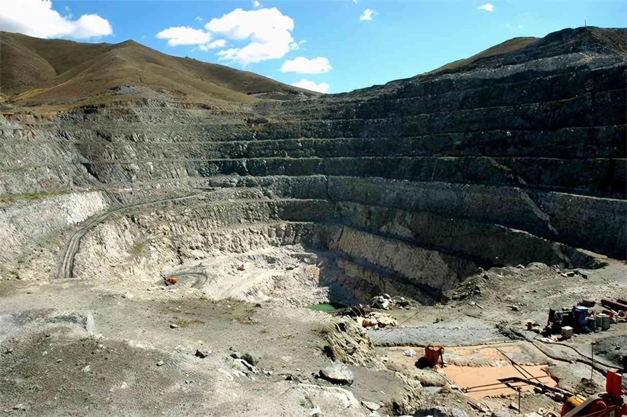 铂金戒指带钻的多少钱大概(铂金戒指需要多少钱)